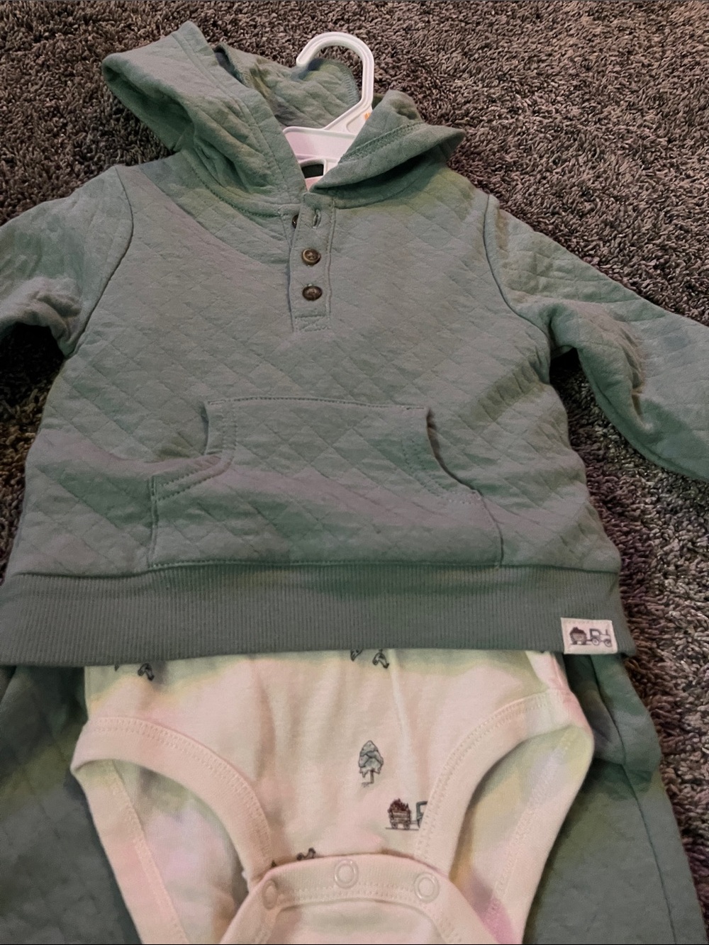 Carter’s Green Quilted Hoodie & Jogger Set w/Bodysuit - boy 12 months. 3 pieces - Picture 2 of 7